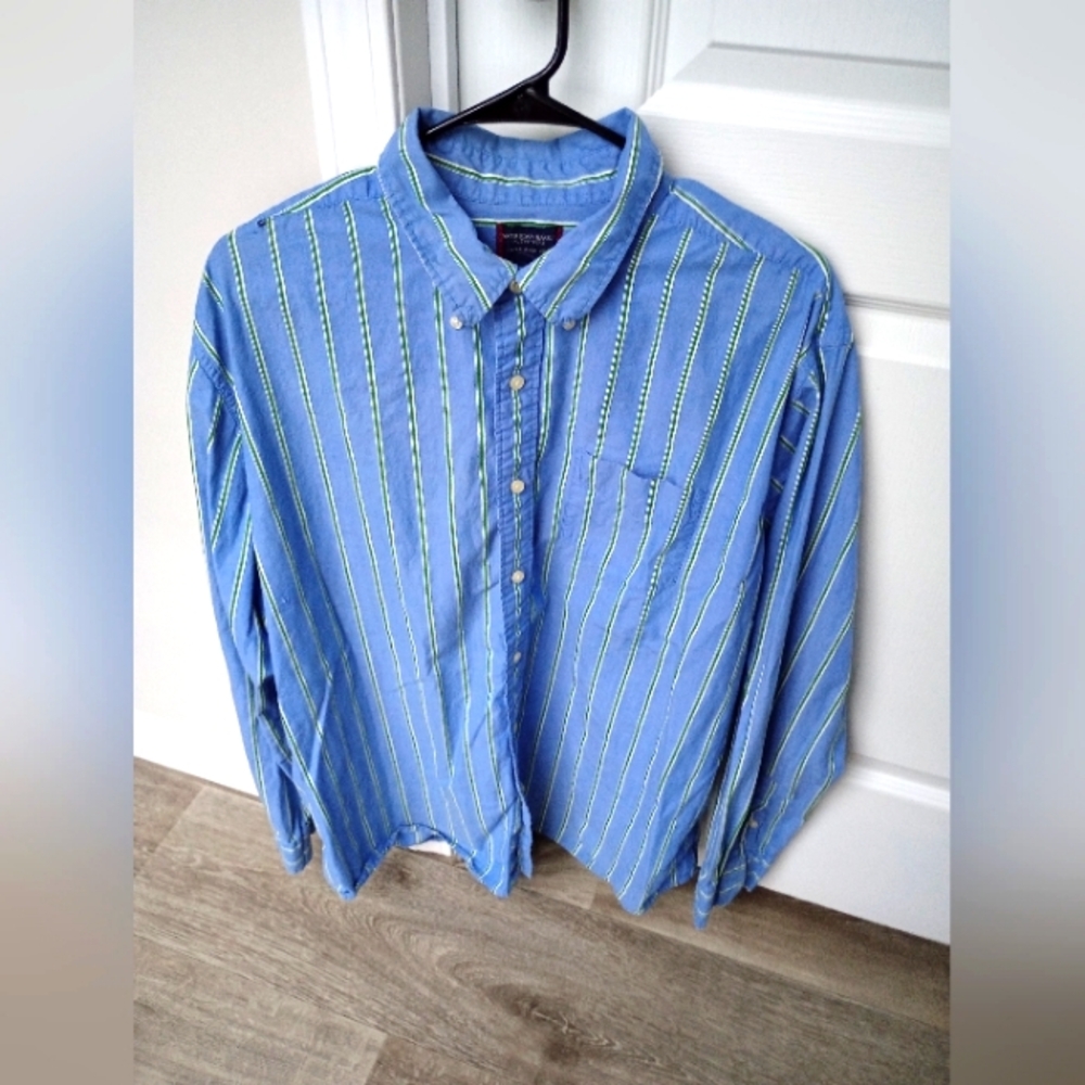 American Eagle Button Down Shirt